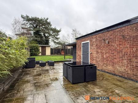 3 bedroom Semi-detached house for sale in Bancroft Road, Newark