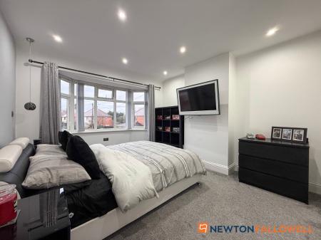 3 bedroom Semi-detached house for sale in Bancroft Road, Newark