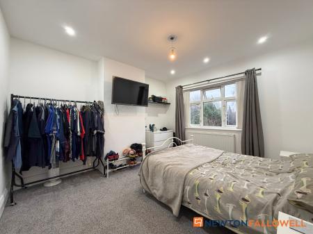 3 bedroom Semi-detached house for sale in Bancroft Road, Newark