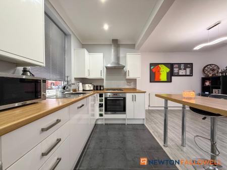 3 bedroom Semi-detached house for sale in Bancroft Road, Newark