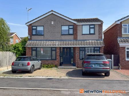 4 bedroom Detached house for sale in Chestnut Grove, Farndon