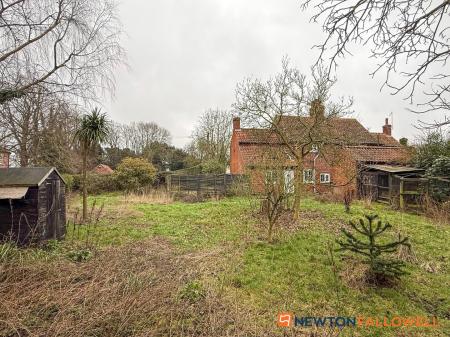 3 bedroom Semi-detached house for sale in Sandbeck Cottages, Stragglethorpe