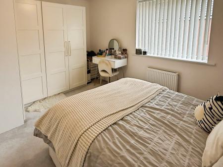 2 bedroom End of terrace house for sale in Abbots Drive, Oadby, LE2