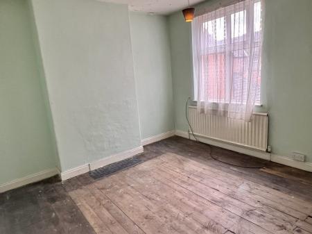 3 bedroom Terraced House for sale in Ashover Road, Leicester, Leicester, LE5