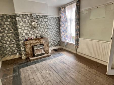 3 bedroom Terraced House for sale in Ashover Road, Leicester, Leicester, LE5