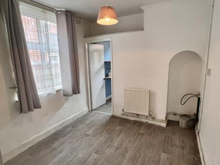 3 bedroom Terraced House for sale in Ashover Road, Leicester, Leicester, LE5