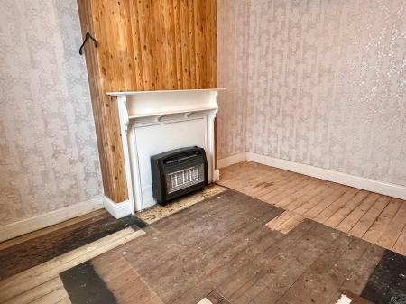 3 bedroom Terraced House for sale in Ashover Road, Leicester, Leicester, LE5