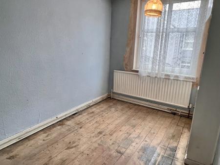 3 bedroom Terraced House for sale in Ashover Road, Leicester, Leicester, LE5