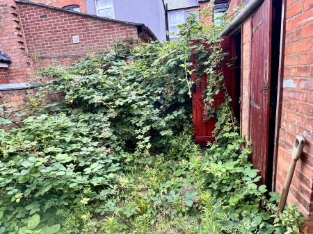 3 bedroom Terraced House for sale in Ashover Road, Leicester, Leicester, LE5