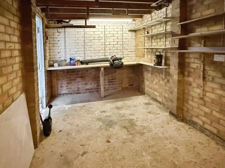 3 bedroom Semi-detached house for sale in Coombe Rise, Oadby, LE2