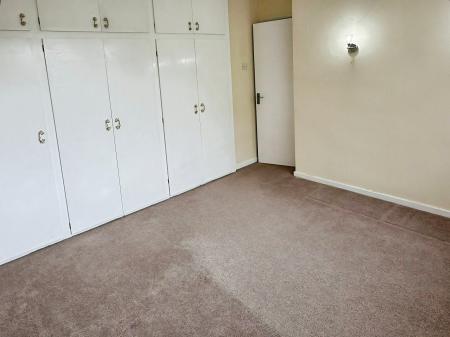 3 bedroom Semi-detached house for sale in Coombe Rise, Oadby, LE2