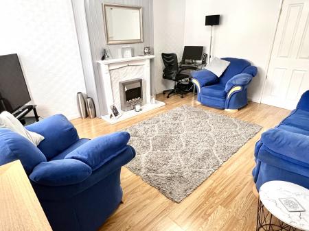 3 bedroom Semi-detached house for sale in Cowley Way, Thurnby Lodge, LE5