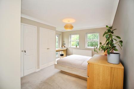 4 bedroom Detached house for sale in Devenports Hill, Bushby, LE7