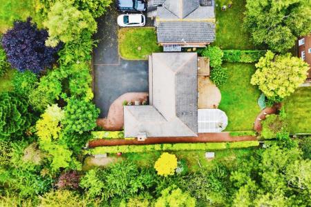 4 bedroom Detached house for sale in Devenports Hill, Bushby, LE7