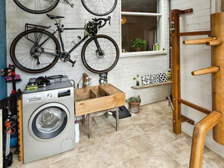 2 bedroom End of terrace house for sale in Duncan Road, Aylestone, Leicester, LE2