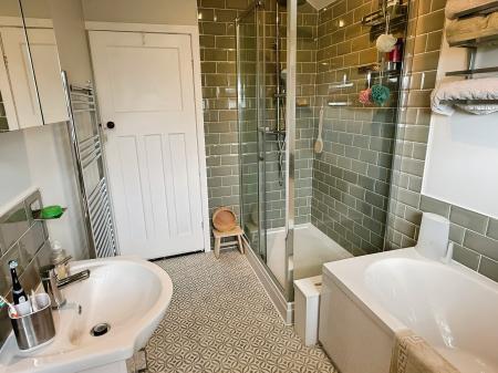 2 bedroom End of terrace house for sale in Duncan Road, Aylestone, Leicester, LE2