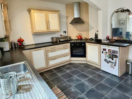 2 bedroom End of terrace house for sale in Duncan Road, Aylestone, Leicester, LE2