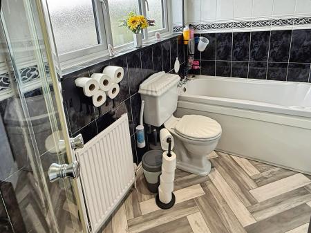 3 bedroom Terraced House for sale in Fastnet Road, Thurnby Lodge, Leicester, LE5