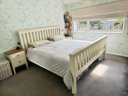 3 bedroom Semi-detached house for sale in Fiona Drive, Thurnby, LE7