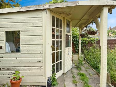 3 bedroom Semi-detached house for sale in Fiona Drive, Thurnby, LE7