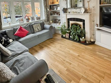 3 bedroom Semi-detached house for sale in Fiona Drive, Thurnby, LE7