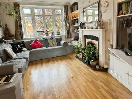 3 bedroom Semi-detached house for sale in Fiona Drive, Thurnby, LE7