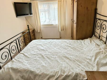 3 bedroom End of terrace house for sale in Flatholme Road, Netherhall, Leicester, LE5