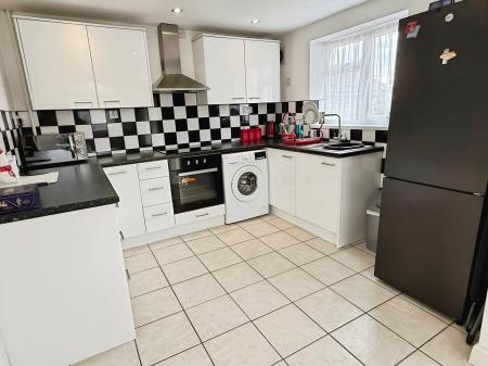 3 bedroom End of terrace house for sale in Flatholme Road, Netherhall, Leicester, LE5