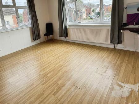 3 bedroom Semi-detached house for sale in Kent Drive, Oadby, LE2