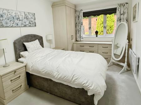 2 bedroom Bungalow for sale in London Road, Stoneygate, Leicester, LE2