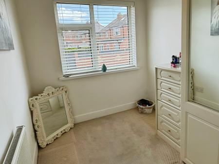 4 bedroom End of terrace house for sale in Lymington Road, Leicester, Leicester, LE5