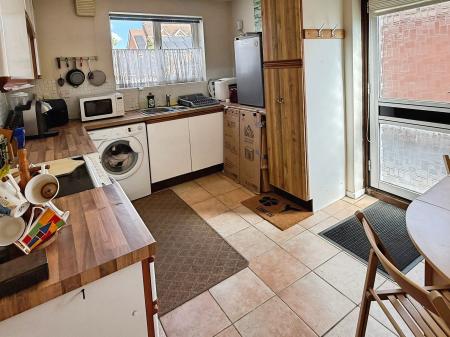 2 bedroom Detached bungalow for sale in Padgate Close, Scraptoft, Leicester, LE7