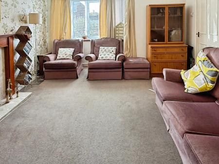 3 bedroom Semi-detached house for sale in Park Crescent, Oadby, Leicester, LE2