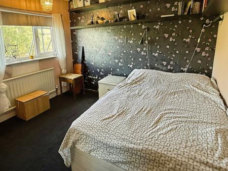 3 bedroom Semi-detached house for sale in Park Crescent, Oadby, Leicester, LE2