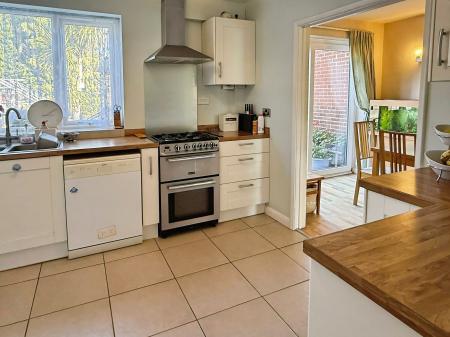 3 bedroom Semi-detached house for sale in Park Crescent, Oadby, Leicester, LE2