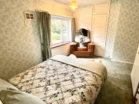 3 bedroom Semi-detached house for sale in Perkyn Road, Thurnby Lodge, Leicester, LE5