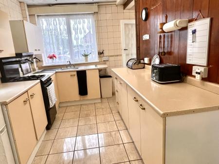 3 bedroom Semi-detached house for sale in Perkyn Road, Thurnby Lodge, Leicester, LE5