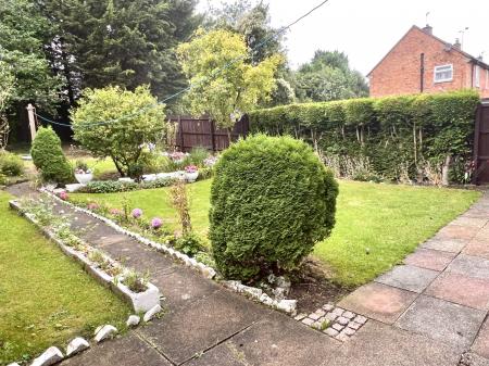 3 bedroom Semi-detached house for sale in Perkyn Road, Thurnby Lodge, Leicester, LE5