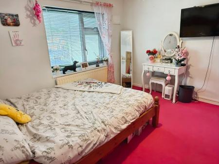 3 bedroom Semi-detached house for sale in Portcullis Road, Netherhall, Leicester, LE5