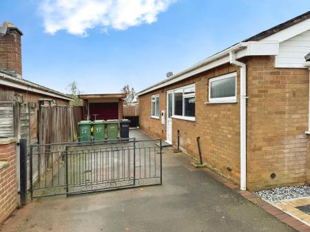3 bedroom Detached bungalow for sale in Severn Road, Oadby, LE2