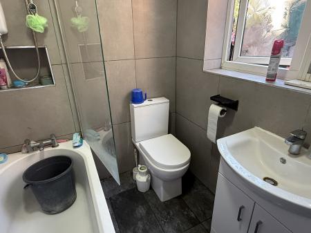 3 bedroom Terraced House for sale in Sherrard Road, Leicester, Leicester, LE5