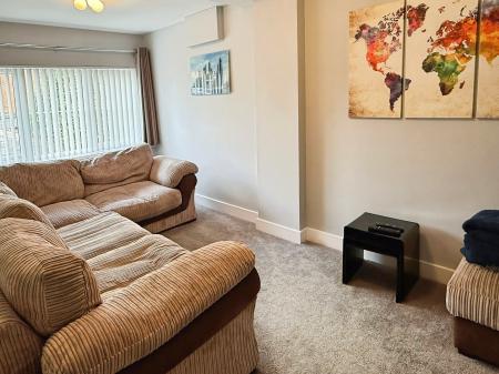 4 bedroom Detached house for sale in Smore Slade Hills, Oadby, LE2