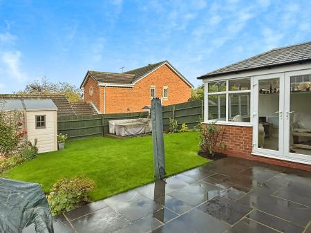 4 bedroom Detached house for sale in Smore Slade Hills, Oadby, LE2