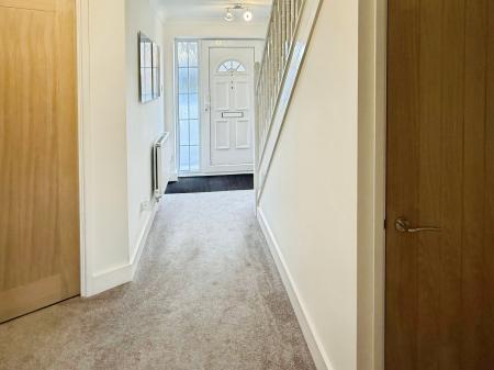 4 bedroom Detached house for sale in Smore Slade Hills, Oadby, LE2