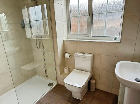 4 bedroom Detached house for sale in Smore Slade Hills, Oadby, LE2