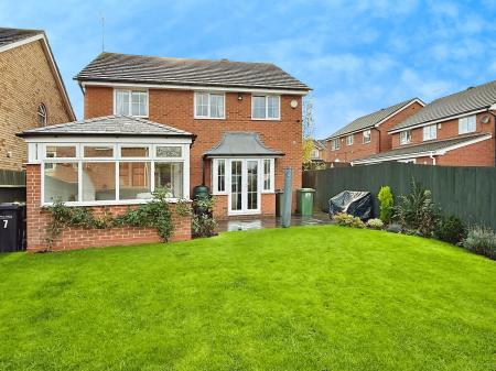 4 bedroom Detached house for sale in Smore Slade Hills, Oadby, LE2