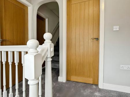 3 bedroom Semi-detached house for sale in Uplands Road, Oadby, LE2