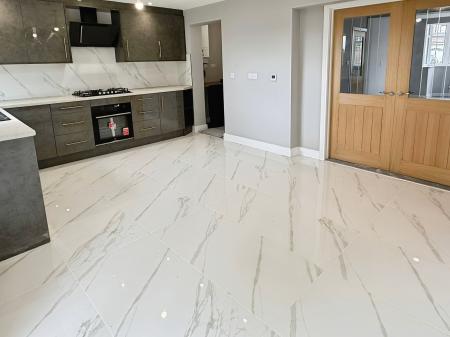 3 bedroom Semi-detached house for sale in Uplands Road, Oadby, LE2