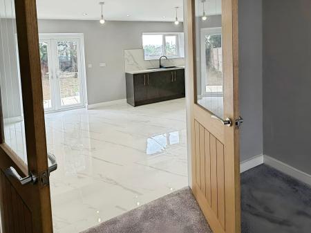 3 bedroom Semi-detached house for sale in Uplands Road, Oadby, LE2