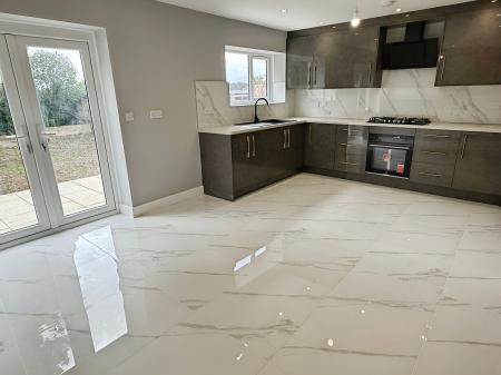 3 bedroom Semi-detached house for sale in Uplands Road, Oadby, LE2